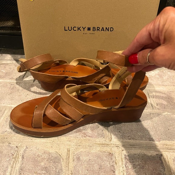 Sandals - Picture 8 of 8